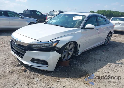 2019 Honda Accord Touring 2.0T from USA, damaged, VIN 1HGCV2F94KA017625